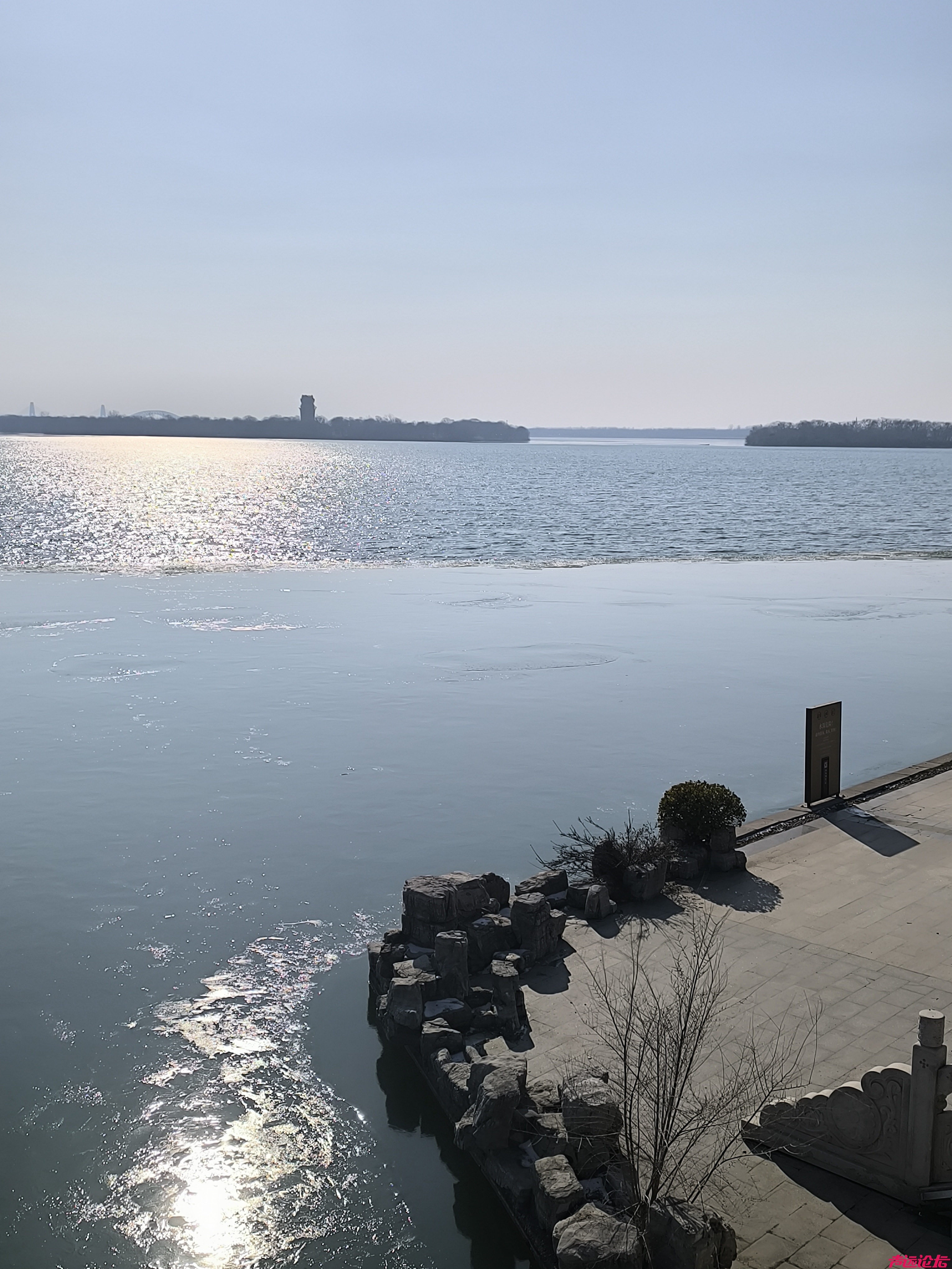 莫再提前去蹭灯，蹭灯看冰灌北风。太白湖赏灯区已经全部封闭，展区布置收尾只待24号-9.jpg