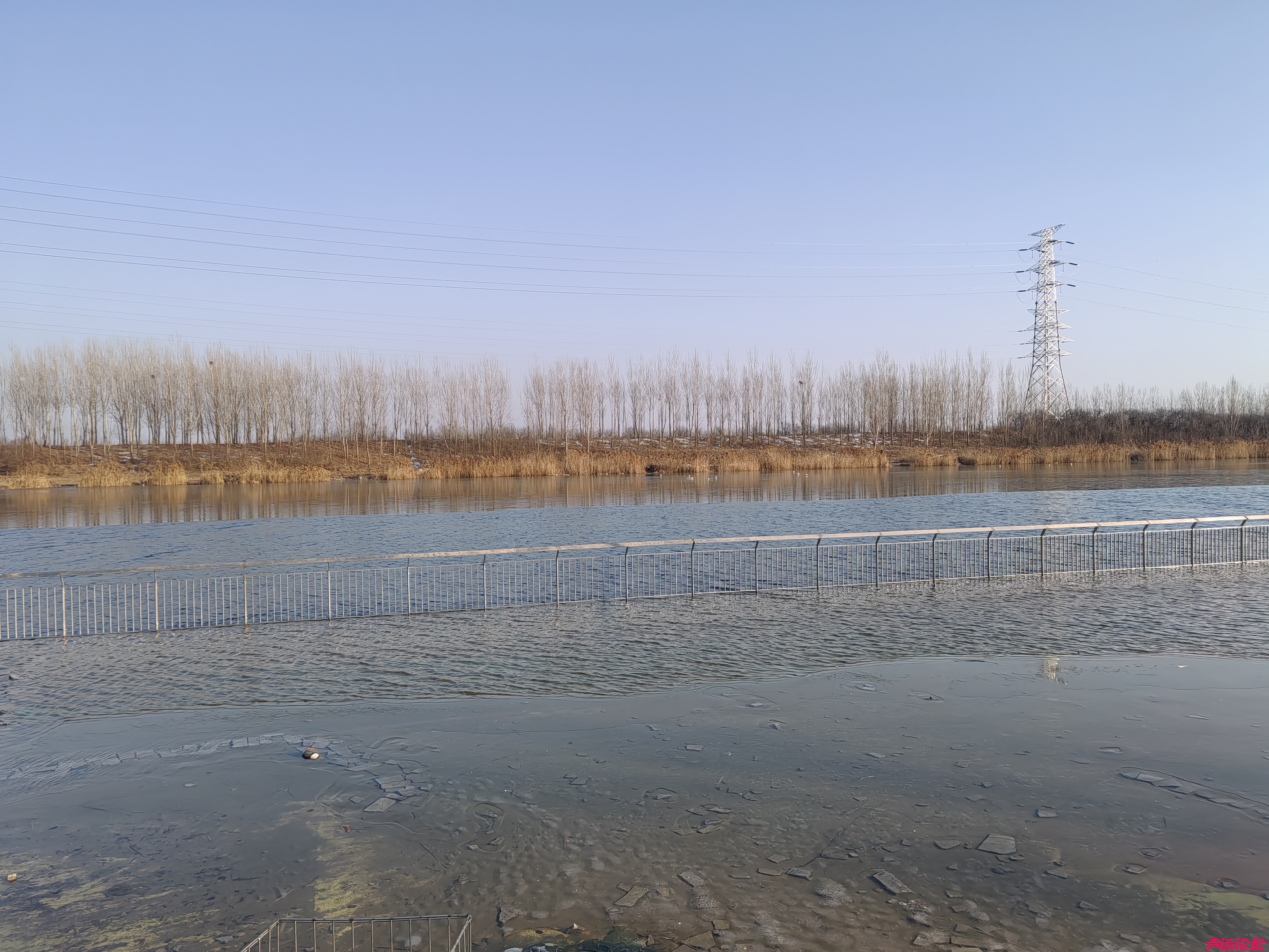 济宁市洸府河沿河公园全部淹了。冬天哪里来的那么多水？-5.jpg