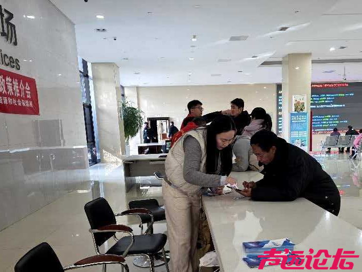 济宁市“职达万家”困难人员专场招聘会暨“就业援助月”帮扶活动成功举办-1.jpg