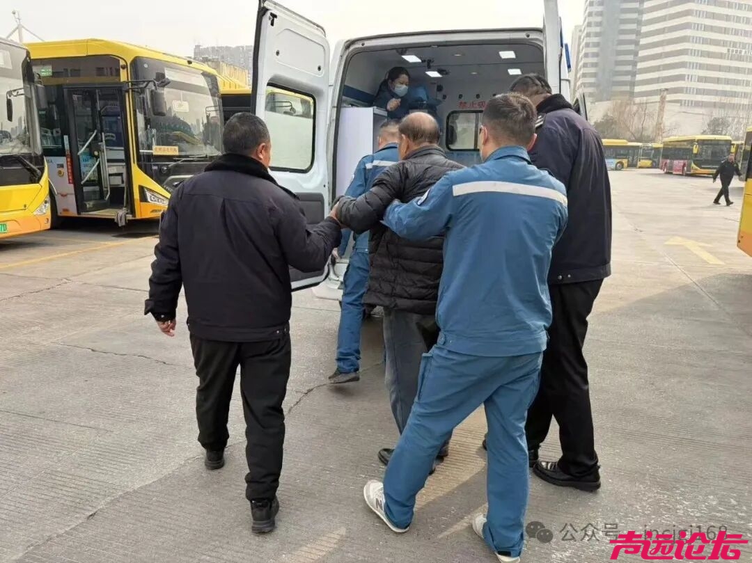 济宁城际公交紧急救援 确保旅客生命安全-2.jpg