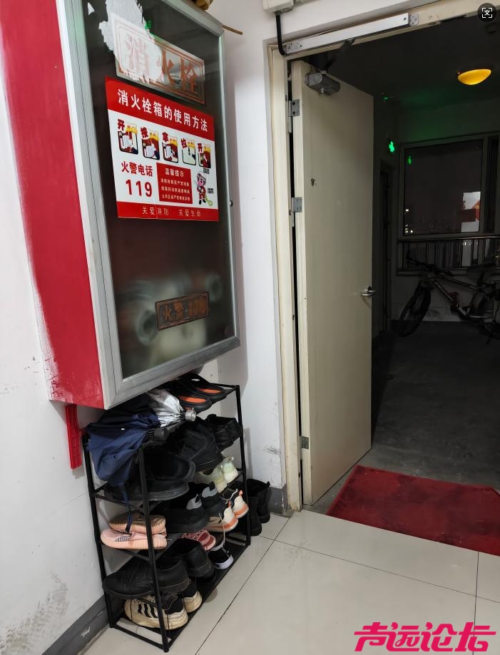 济宁南苑街道水韵城小区C区隐患“扎堆”，居民生活“步步惊心”-2.jpg