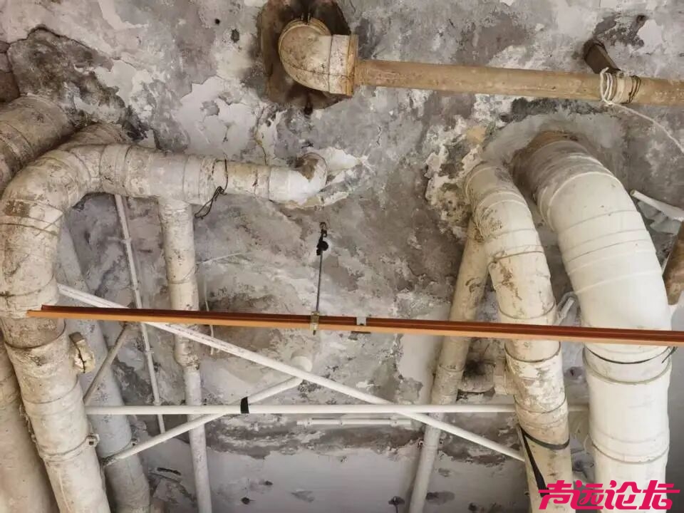 重庆一业主40万卖房，买家重装后69.8万售出，第二买家以天花板有排污管道泄漏起诉-3.jpg