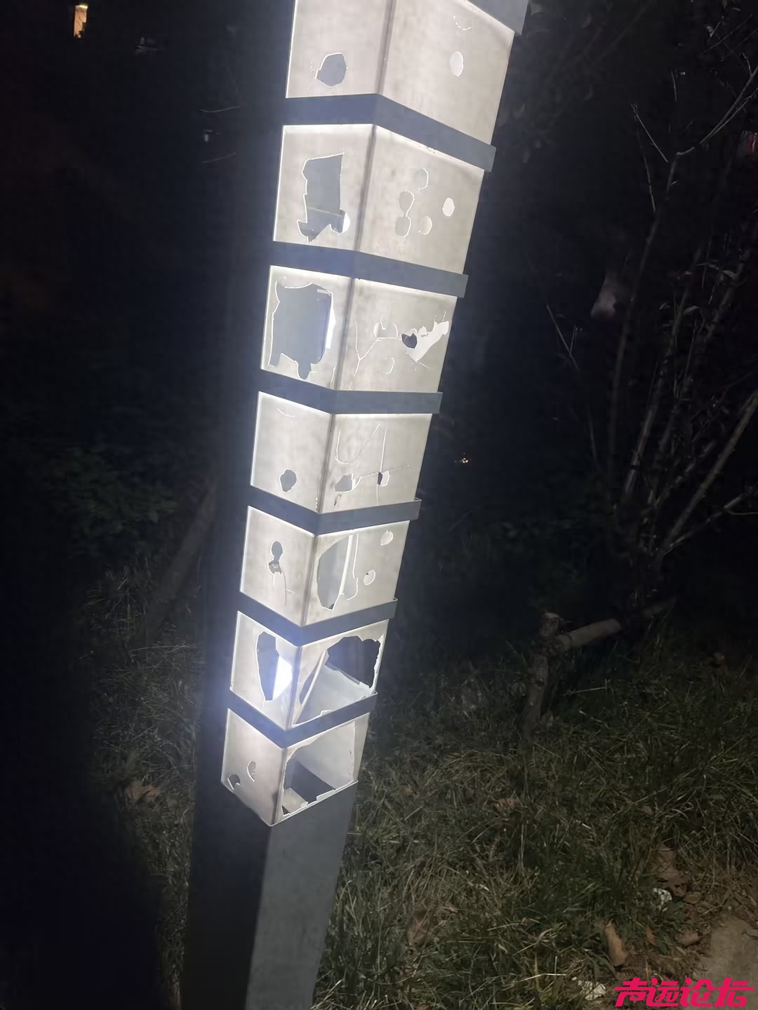 从"网红打卡地"到"垃圾集散场" 睿湖体育公园管理缺位谁之过？-1.jpg