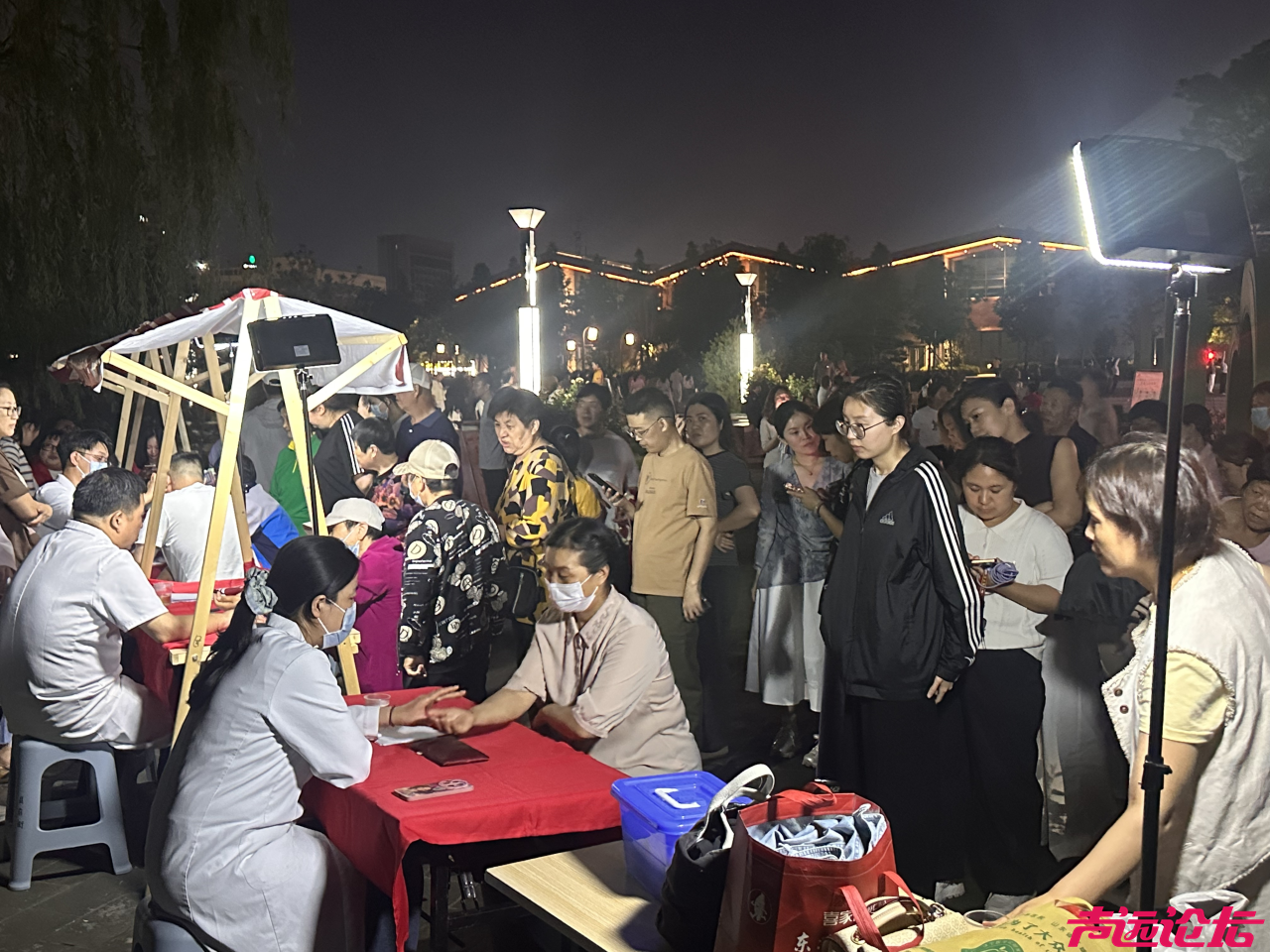 济宁：中医夜市点亮基层文化新场景-1.png