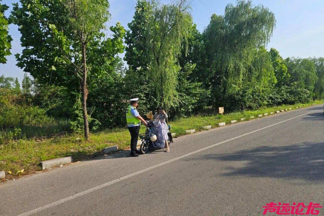 济宁公安交警：常态化查处未佩戴安全头盔 守护市民出行安全-5.jpg
