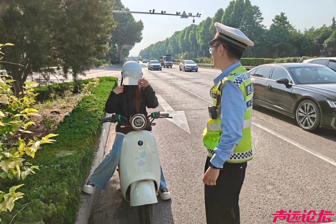 济宁公安交警：常态化查处未佩戴安全头盔 守护市民出行安全-7.jpg