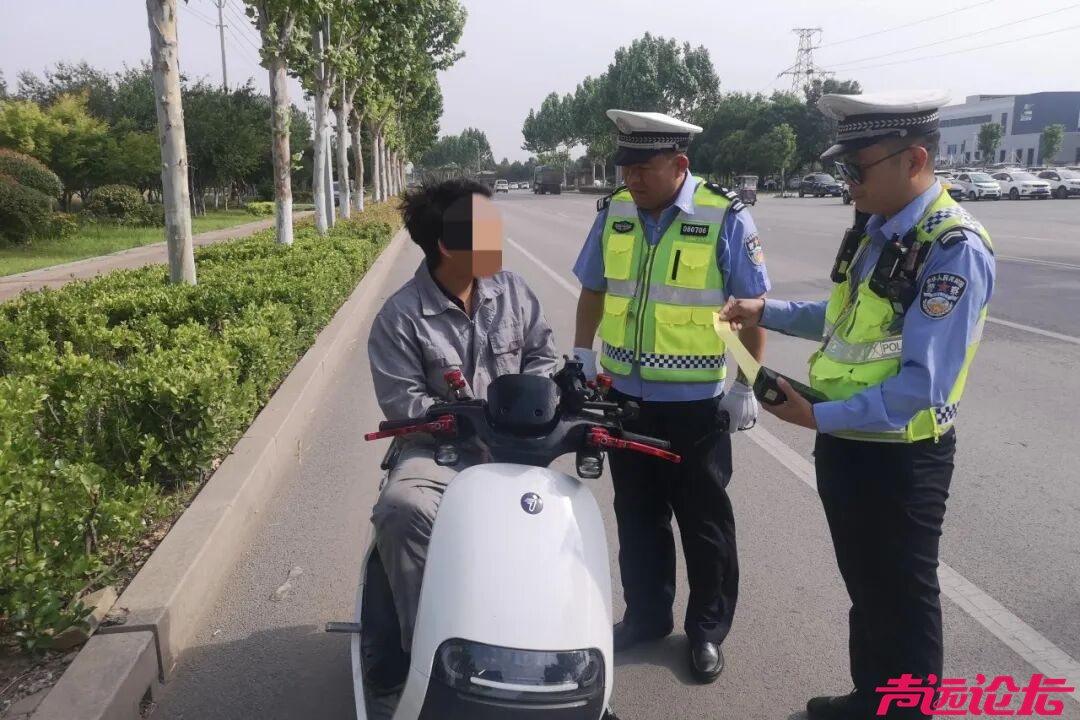 济宁公安交警：常态化查处未佩戴安全头盔 守护市民出行安全-9.jpg