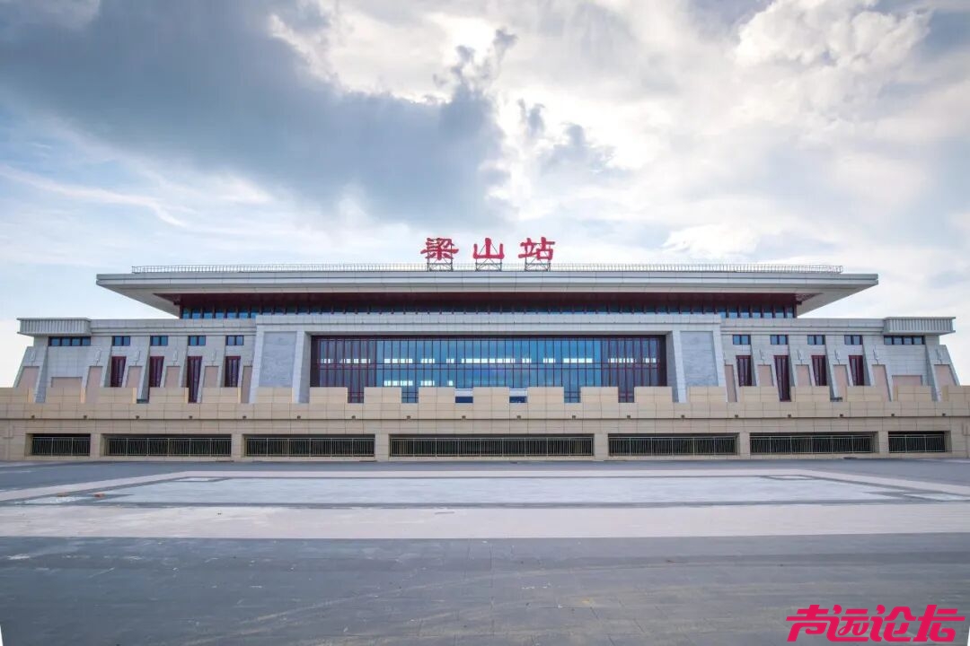 梁山站惊艳亮相！雄商高铁山东段进入运行试验阶段-2.jpg